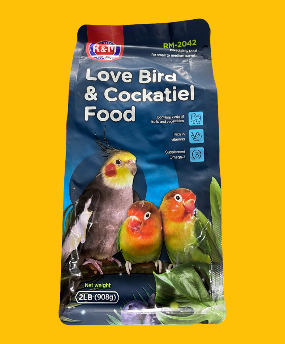 R&M Love Bird & Cockatiel Food contains kinds of fruits and vegetables which could provide vitamins, Omega-3 to supply more nutrition and healthy shining plumage. Suitable for Love bird, Cockatiel, Sun parakeet and other small to medium parrots. R&M® branded products only choose materials best for your pets.