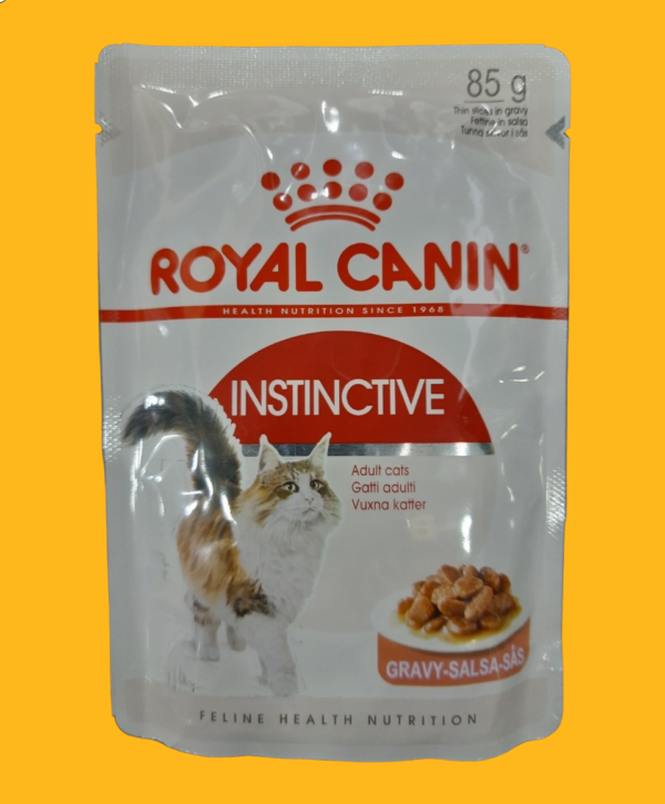 ROYAL CANIN® Instinctive in Gravy contains an optimal level of fat content for provision of energy levels. Additionally, the fibre blend and protein contributes to the feeling of being full. To cater to each cat's individual preferences, ROYAL CANIN® Instinctive is also available in succulent jelly or as a tasty loaf.