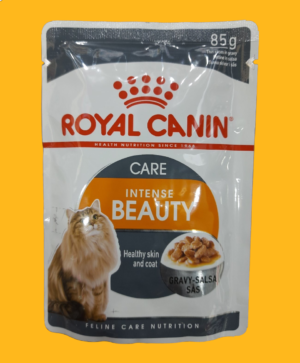 Royal Canin Intense Beauty Chunks in Gravy wet cat food is complete and balanced nutrition to support your adult cat's natural beauty. This exclusive soft cat food comes in a convenient pouch and is formulated with omega-3 and omega-6 fatty acids to support your cat's soft and shiny coat.