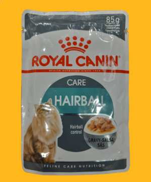 High digestibility is supported through the inclusion of dietary fibre in ROYAL CANIN® Hairball Care in Gravy, this contributes to a balanced gut flora and healthy intestinal tract activity. To cater to each cat's preferences, ROYAL CANIN® Hairball Care is also available as dry food, with crunchy and tasty kibble.